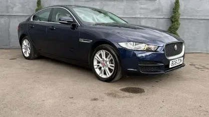 Used Jaguar XE Prestige 179 HP (131 kW) 2016 Blue Sedan