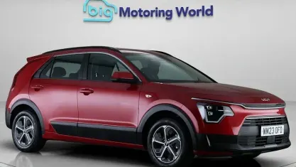 Begagnad Kia Niro 141 HK (103 kW) 2023 Röd SUV