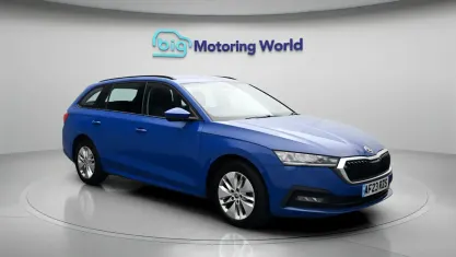 Used Skoda Octavia SE 150 HP (110 kW) 2023 Blue Estate