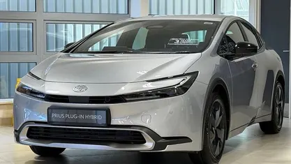 New Toyota Prius Design 223 HP (164 kW) 2025 Silver metallic Hatchback