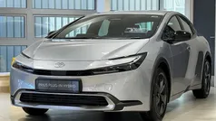 Silver metallic New 2025 Toyota Prius Design Hatchback | £37,050 (Fair price)