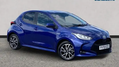 Used Toyota Yaris Design 116 HP (85 kW) 2024 Blue Hatchback
