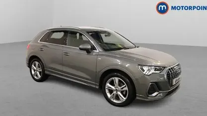 Begagnad Audi Q3 S-Line 150 HK (110 kW) 2023 Grå SUV