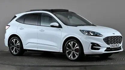 Używany Ford Kuga ST-Line X 150 KM (110 kW) 2023 Biały SUV