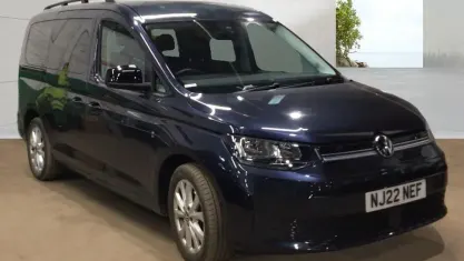 Used VW Caddy R 102 HP (75 kW) 2022 Blue MPV