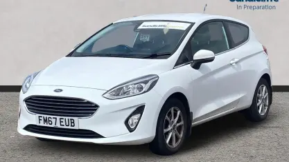 Used Ford Fiesta Zetec 100 HP (73 kW) 2019 White Hatchback