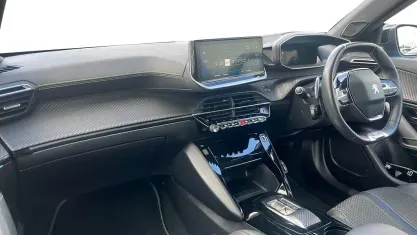 Używany Peugeot 2008 GTi 131 KM (96 kW) 2023 Niebieski SUV