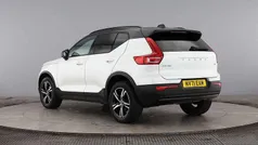 Crystal white Used 2021 Volvo XC40 R-Design SUV | £22,500 (Fair price)