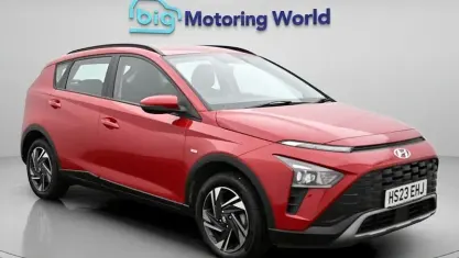 Begagnad Hyundai Bayon SE 101 HK (74 kW) 2023 Röd SUV