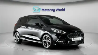 Usado Ford Fiesta ST-Line 101 HP (74 kW) 2018 Preto Citadino