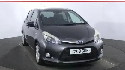Used Toyota Yaris 101 HP (74 kW) 2013 Grey Hatchback