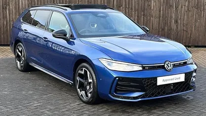 Used 2025 VW Passat R-line Estate | £34,699 (Fair price)