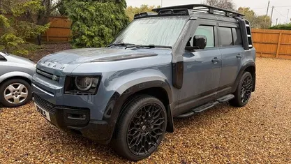 Used Land Rover Defender SE Dynamic 300 HP (220 kW) 2023 SUV