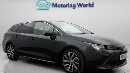 Begagnad Toyota Corolla Design 122 HK (89 kW) 2022 Kombi