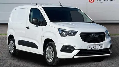 Solid jade white Used 2022 Vauxhall Combo Sportive MPV | £8,150 (Super price)