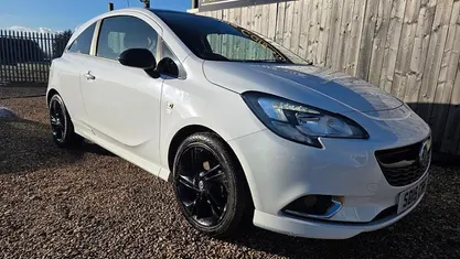 Used Vauxhall Corsa Edition 69 HP (50 kW) 2015 White Hatchback