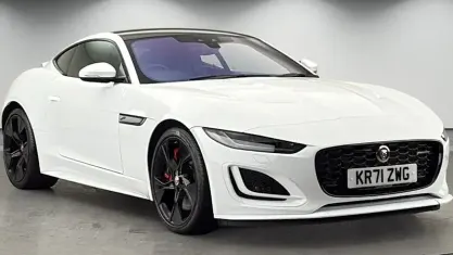 Usado Jaguar F-Type R-Dynamic 450 HP (330 kW) 2021 Branco Coupé