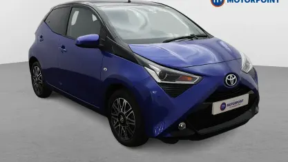 Używany Toyota Aygo X-clusiv 72 KM (52 kW) 2020 Niebieski Hatchback