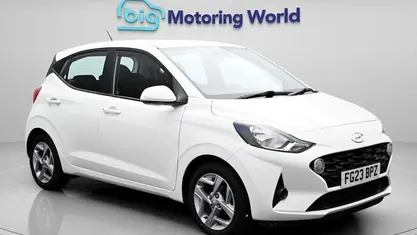 Used Hyundai i10 SE 67 HP (49 kW) 2023 White Hatchback
