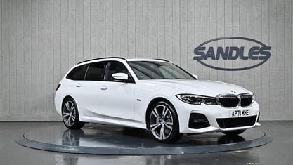 Begagnad BMW 330e M Sport 292 HK (214 kW) 2022 Vit Kombi