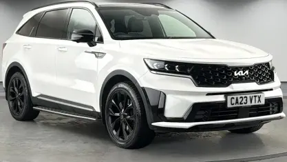 Käytetty Kia Sorento 193 HP (141 kW) 2023 Valkoinen Katumaasturi