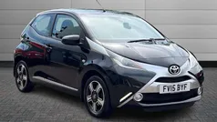 Black Used 2015 Toyota Aygo X-clusiv Hatchback | £5,790 (Fair price)