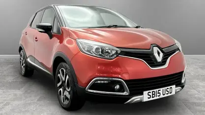 Used Renault Captur Signature 90 HP (66 kW) 2015 Red SUV