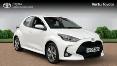 White New 2025 Toyota Yaris Hybrid Hatchback | £19,908 (Fair price)