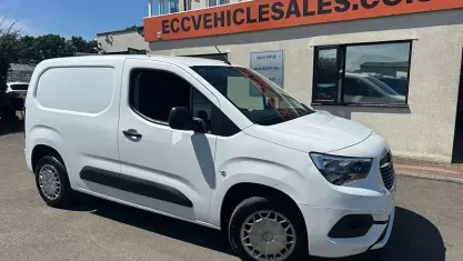 Gebraucht Vauxhall Combo Sportive 101 PS (74 kW) 2021 Van / Kleinbus