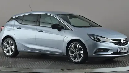 Used Vauxhall Astra SRi 150 HP (110 kW) 2019 Silver Hatchback