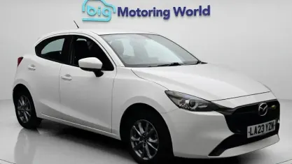 Used Mazda 2 Center-Line 75 HP (55 kW) 2023 White Hatchback