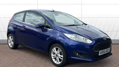 Begagnad Ford Fiesta Zetec 101 HK (74 kW) 2017 Blå Halvkombi