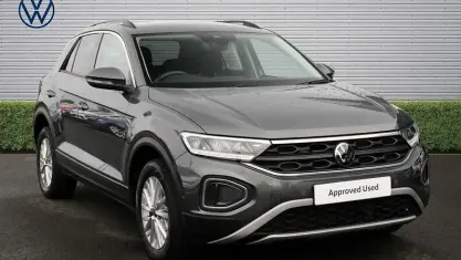 Used VW T-Roc Life 110 HP (80 kW) 2023 Grey SUV