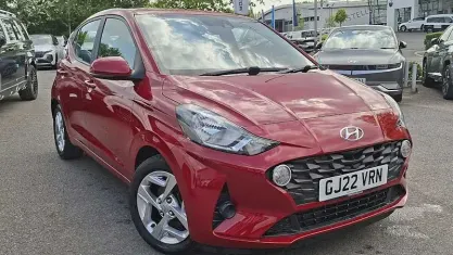 Begagnad Hyundai i10 SE 67 HK (49 kW) 2022 Röd Halvkombi