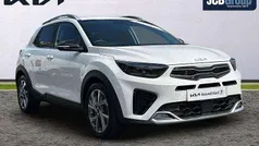 White Used 2022 Kia Stonic 4 SUV | £15,995 (Fair price)