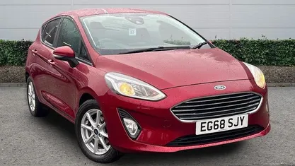Used Ford Fiesta Zetec 101 HP (74 kW) 2019 Red Hatchback