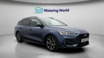 Used Ford Focus ST-Line 125 HP (91 kW) 2023 Blue Estate