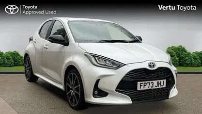 Used Toyota Yaris Hybrid Sport 116 HP (85 kW) 2023 White Hatchback