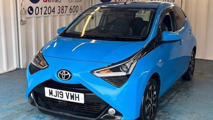 Begagnad Toyota Aygo X-plore 71 HK (52 kW) 2019 Blå Halvkombi