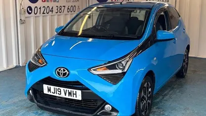 Used Toyota Aygo X-plore 71 HP (52 kW) 2019 Blue Hatchback