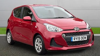 Used Hyundai i10 SE 67 HP (49 kW) 2019 Red Hatchback