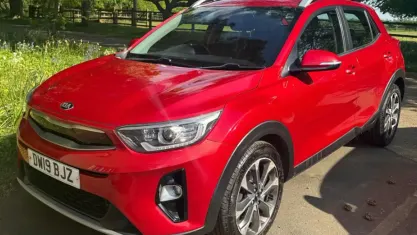 Usado Kia Stonic 120 HP (88 kW) 2019 Vermelho SUV