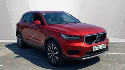 Used Volvo XC40 Momentum 150 HP (110 kW) 2020 Red SUV
