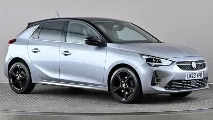 Begagnad Vauxhall Corsa Ultimate 101 HK (74 kW) 2023 Grå Halvkombi