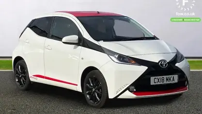 Used Toyota Aygo x-press 69 HP (50 kW) 2018 White Hatchback