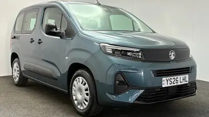 Neu Vauxhall Combo Design Edition 101 PS (74 kW) 2026 Van / Kleinbus