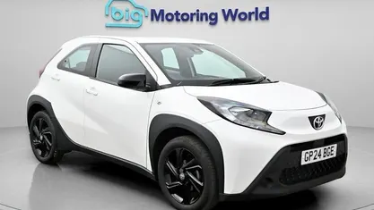 Begagnad Toyota Aygo X PURE 72 HK (52 kW) 2024 Vit SUV