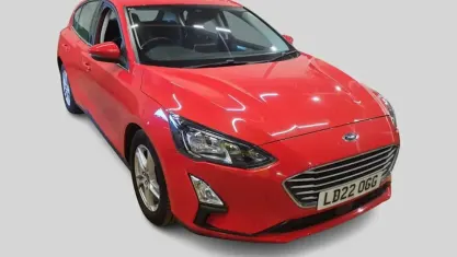 Usado Ford Focus Zetec 125 HP (91 kW) 2021 Vermelho Citadino