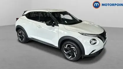 Begagnad Nissan Juke N-Connecta 114 HK (83 kW) 2023 Vit SUV