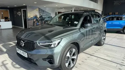 Used Volvo XC40 Plus 197 HP (144 kW) 2025 Green SUV
